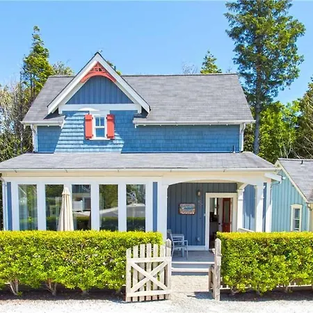 Seaside Treasure By Seabrook Hospitality Villa